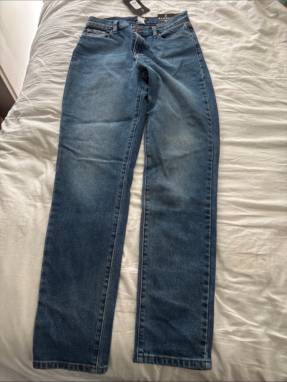 Classic Straight-Leg Jeans - Blue